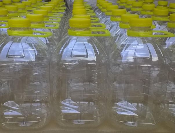 Acqua Naturale Vaia 2 Litri Bottiglia di Plastica PET con consegna a  domicilio in tutta Italia su