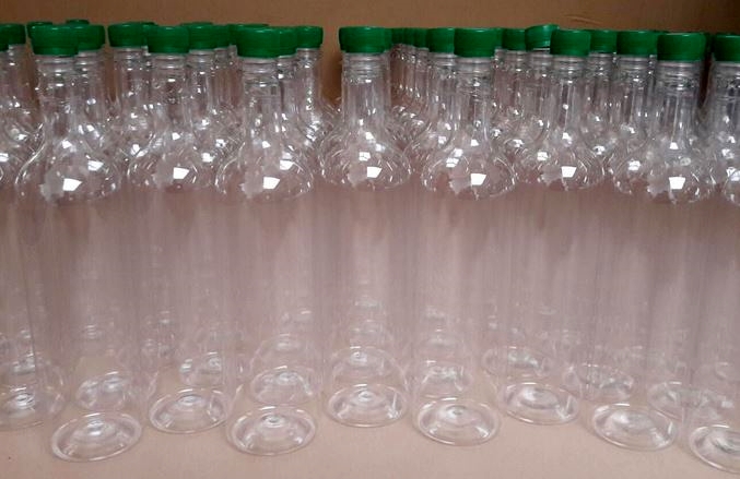 Bottiglia in plastica (PET) 1000 ml trasparente - confezione da 135 pezzi